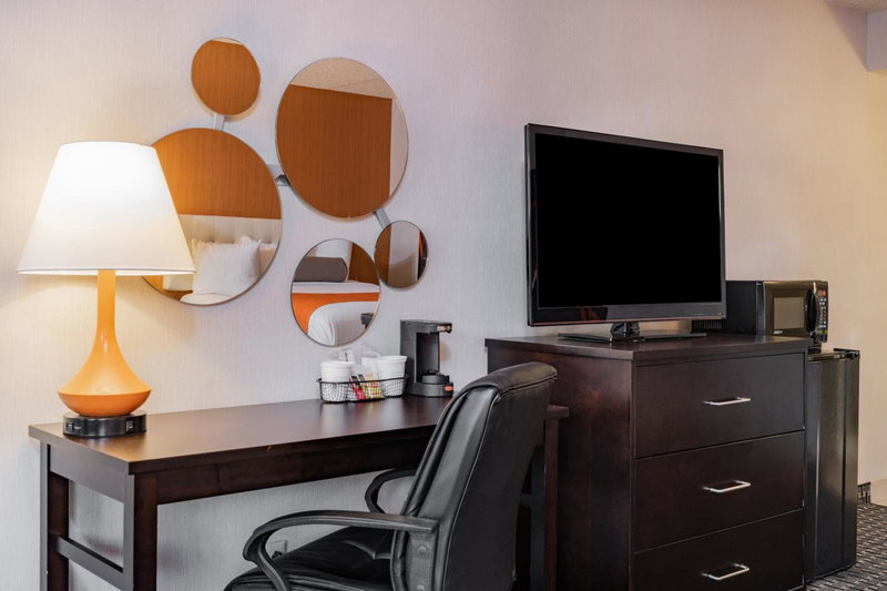 Howard Johnson by Wyndham Lima, Lima, United States