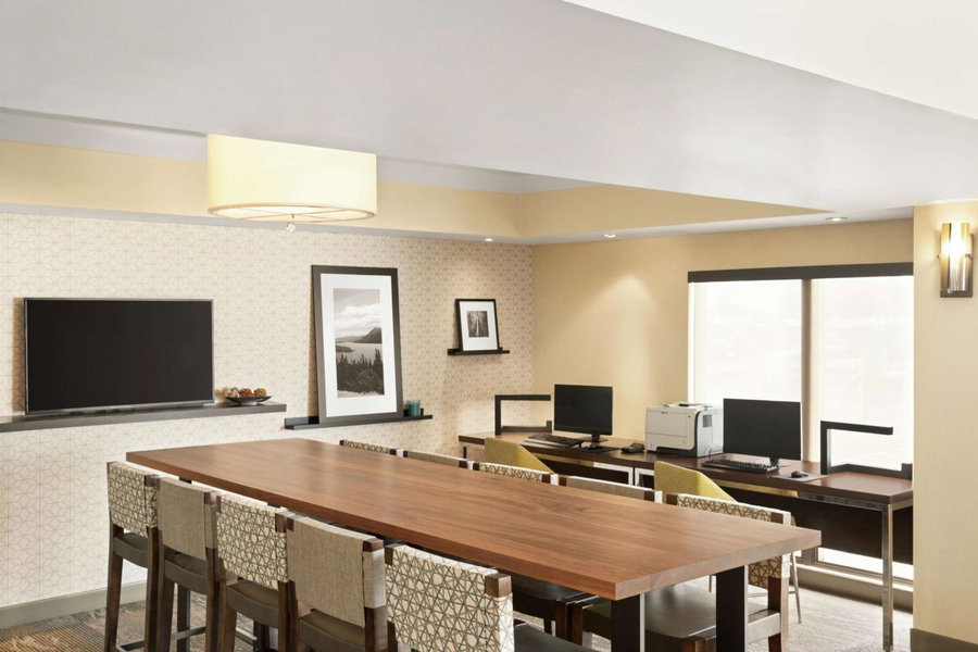 Hampton Inn Portland Airport, Portland, Estados Unidos