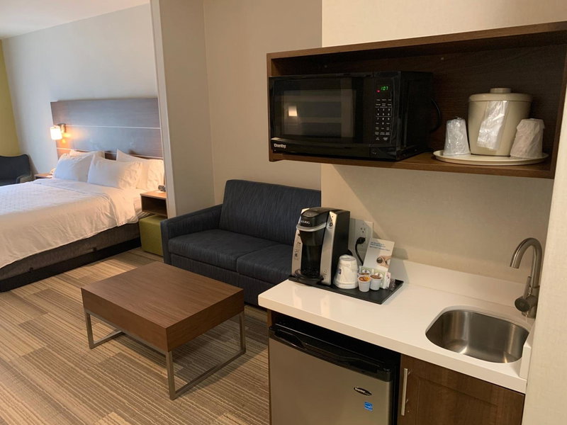 Holiday Inn Express & Suites Beaumont - Oak Valley by IHG, Beaumont, United States