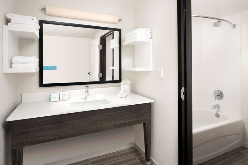 Hampton Inn & Suites Anaheim Garden Grove, Anaheim, United States