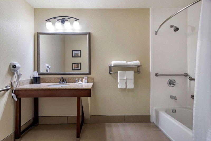 Comfort Inn & Suites Blue Ridge, Blue Ridge, United States