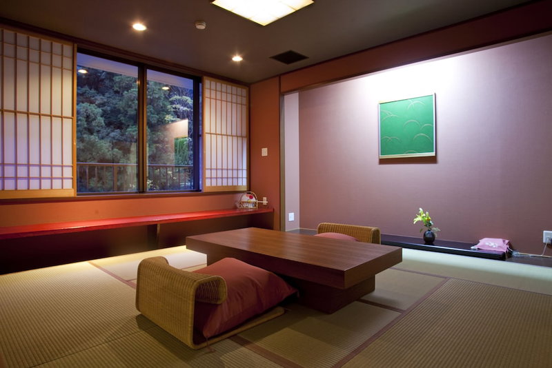 Yamanaka Onsen Ohanami Kyubei, Kaga, Japón