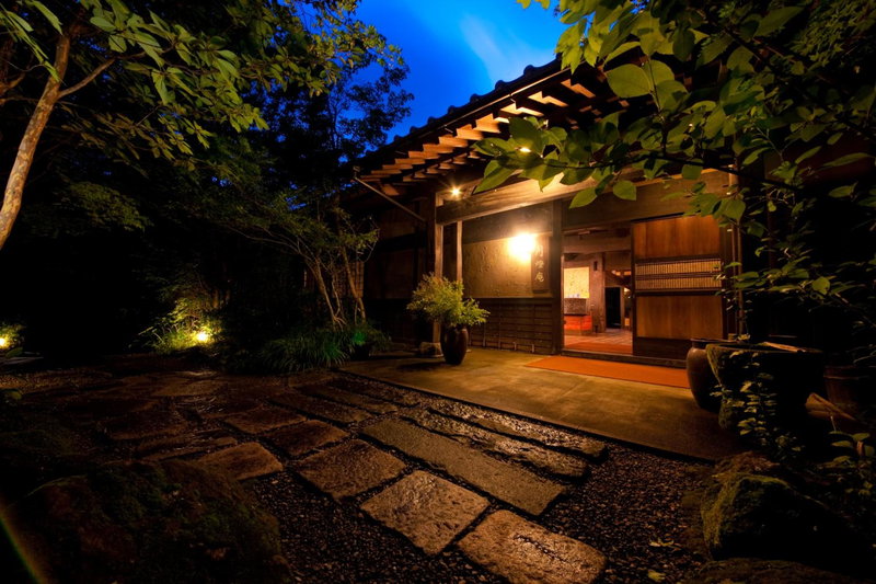 Yufuin Gettouan, Yufu, Japan