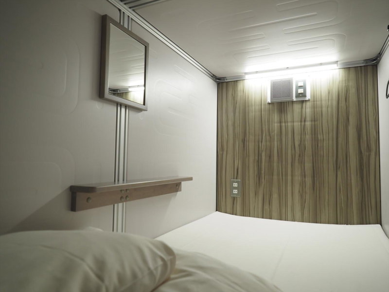 LEO YU Capsule Hotel Nishifunabashi, Funabashi, Japan