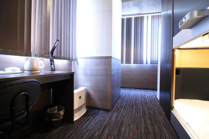 Sejour Inn Capsule, Hiroshima, Japon