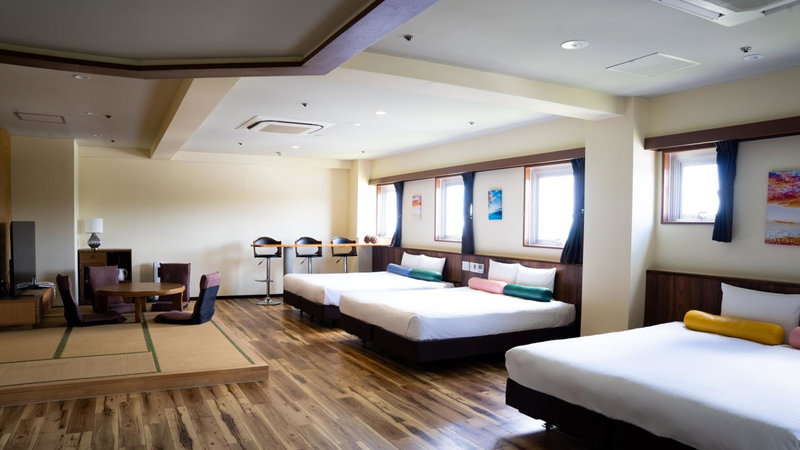 Rycom Crystal Hotel, Okinawa City, Japón
