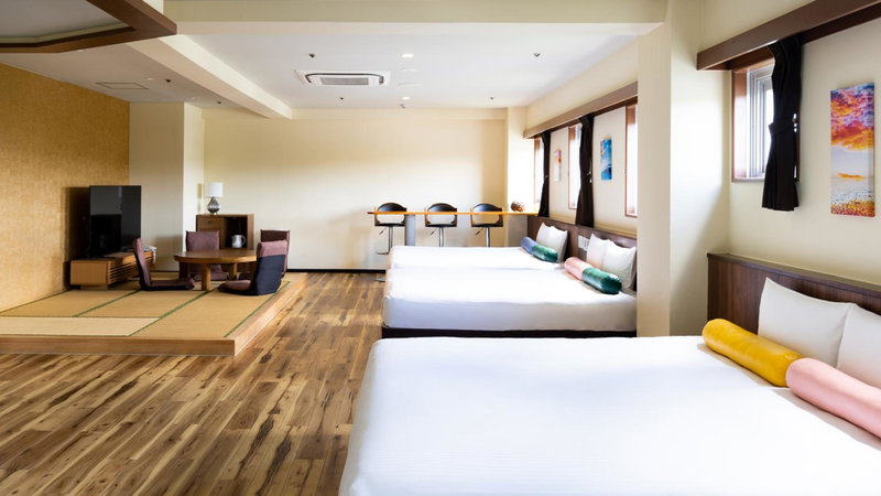 Rycom Crystal Hotel, Okinawa City, Japón