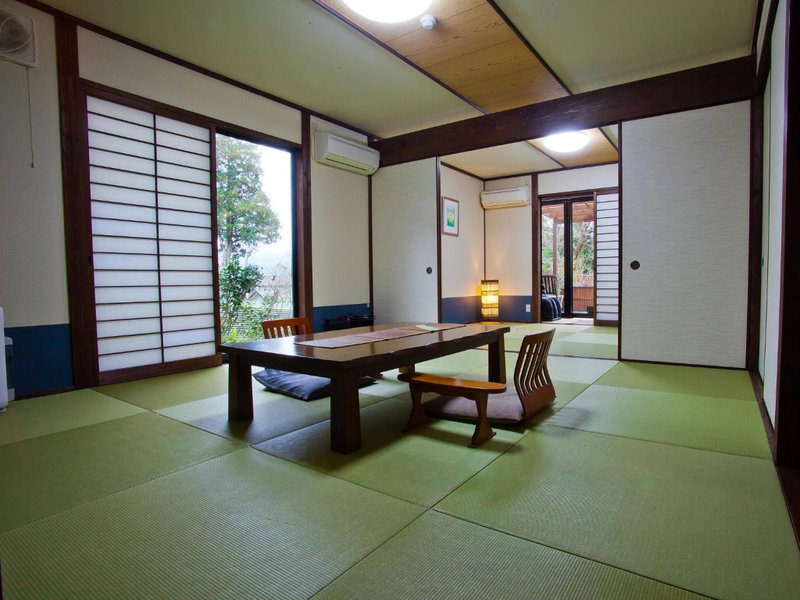 Yufuin-Sanso Waremokou, Yufu, Japón