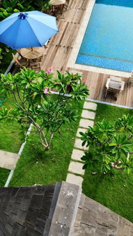 Maya Ocean Resort, Praya, Indonesia