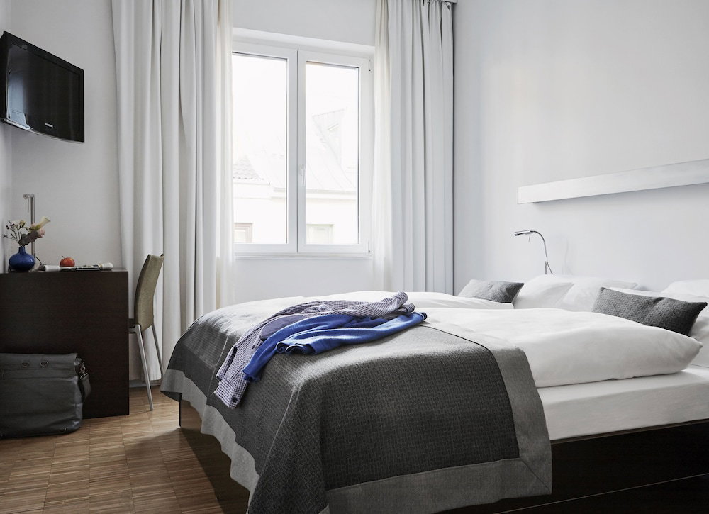 Wedina Budget, Germany