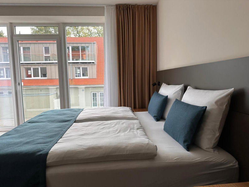 Hotel Schöne Aussicht, Stilvoll modern, direkt am Rüstersieler Hafen, Wilhelmshaven, Germany