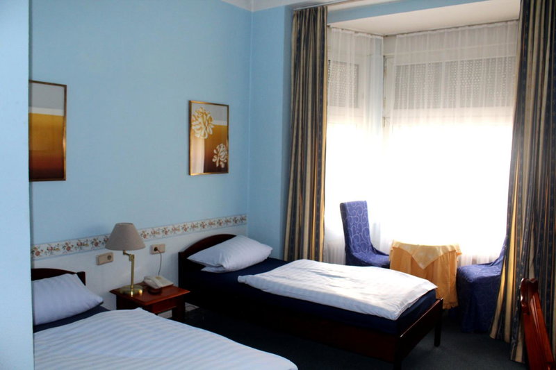 Hotel Am Roonplatz, Bonn, Германия