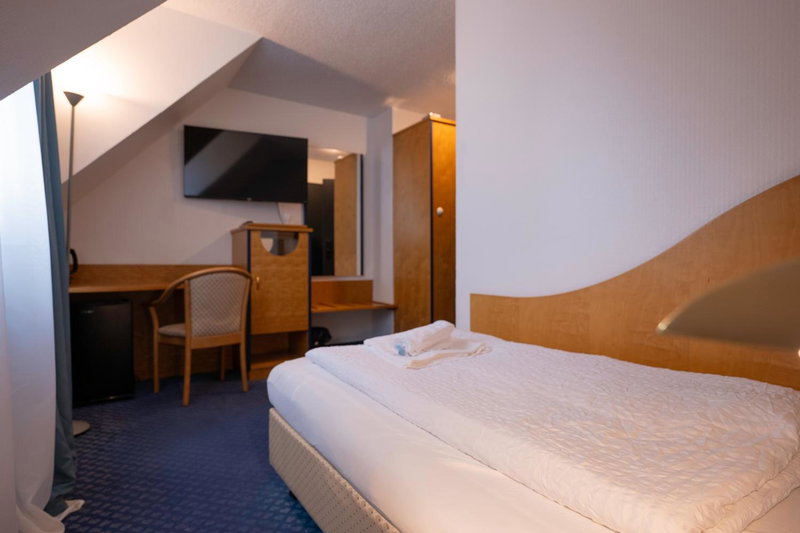 Hotel VIKTORIA Düsseldorf-Neuss - Self Check-In, Neuss, Germany