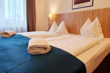 Sport Hotel Kenzingen inklusive Schwimmbad, Sauna und Frühstück nähe Europa-Park, Emmendingen, Germany