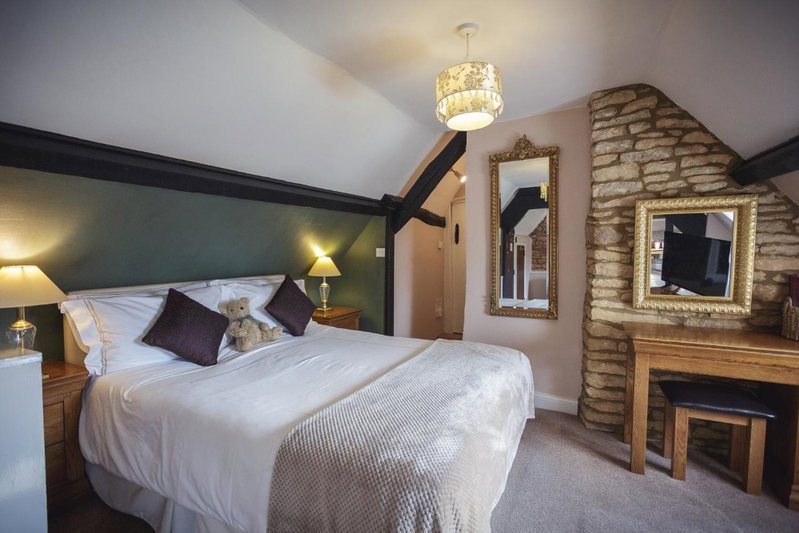 The Lamb Inn, Carterton, United Kingdom