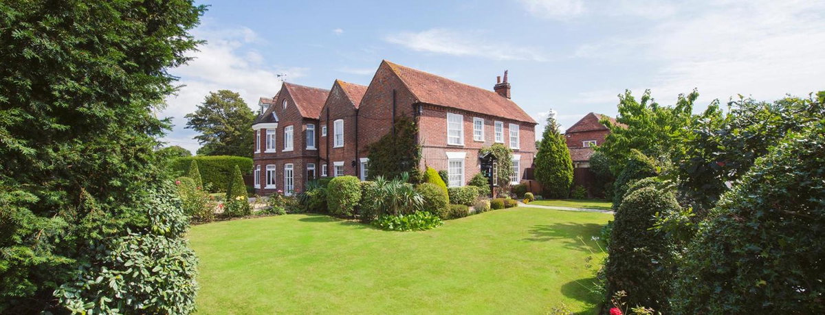Hotel · Newtown House Hotel, South Hayling
