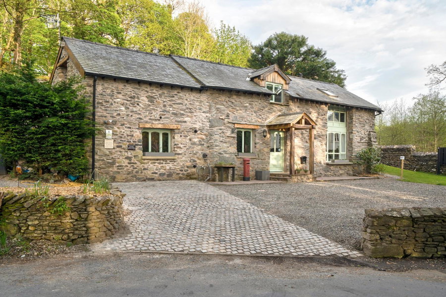 Aphrodites Group - Luxury Hot Tub Suites in Central Lake District!, Bowness-on-Windermere, United Kingdom