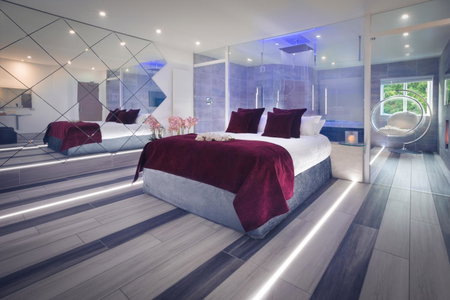 Aphrodites Group - Luxury Hot Tub Suites in Central Lake District!, Bowness-on-Windermere, United Kingdom