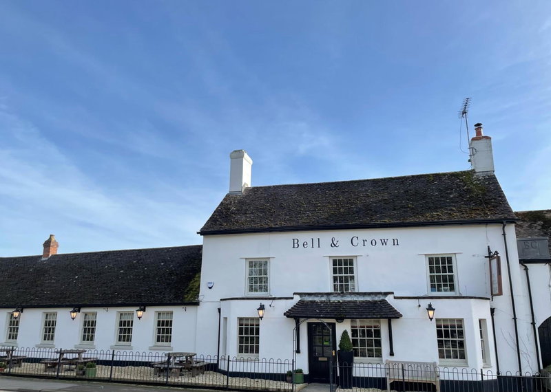 The Bell & Crown, Zeals, Великобритания