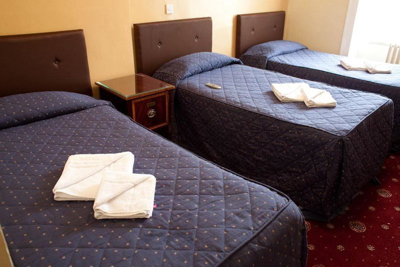 Rose Court Hotel, London, Великобритания