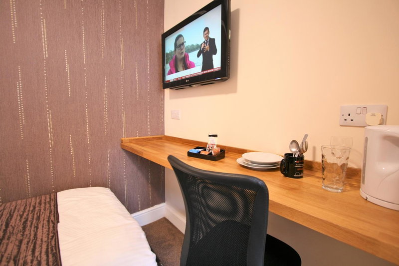 Central Hotel Cheltenham by Roomsbooked, Cheltenham, United Kingdom