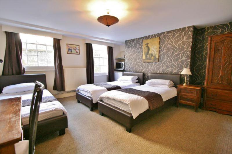 Central Hotel Cheltenham by Roomsbooked, Cheltenham, United Kingdom