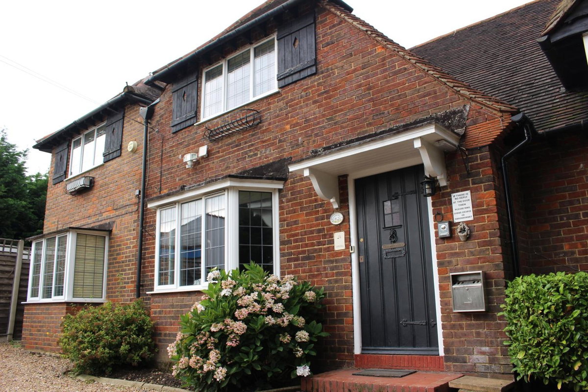 Hotel · Debden Guest House, Hayes