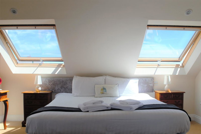 Beach Green Hotel, Lancing, Великобритания