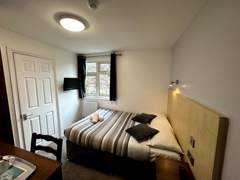 Gainsborough Lodge, Horley, United Kingdom
