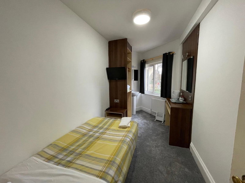 Gainsborough Lodge, Horley, United Kingdom