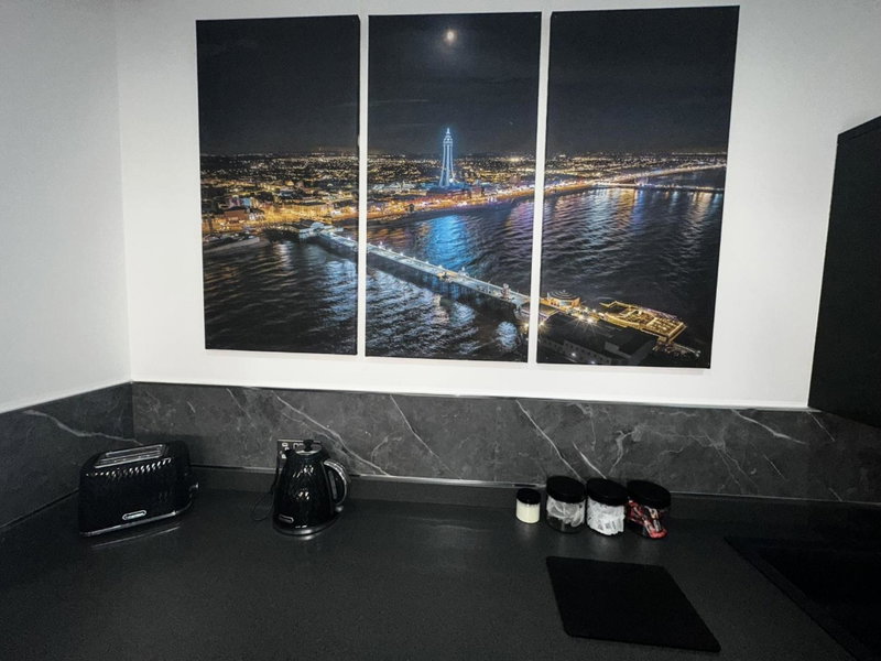New osborne hot tub and jacuzzi suites, Blackpool, United Kingdom
