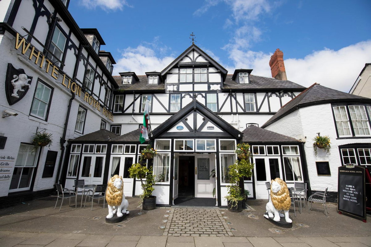 Hotel · White Lion Royal Hotel, Bala