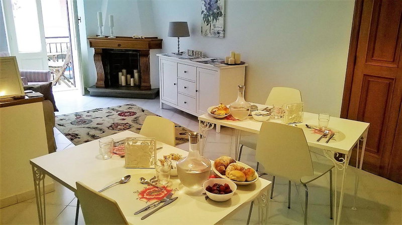 4 bedroom family home - steps away from the beach, Skegness, United Kingdom