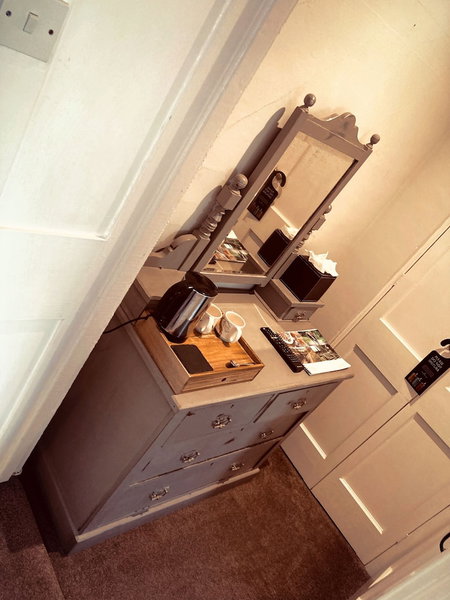 Inn For All Seasons, Carterton, United Kingdom