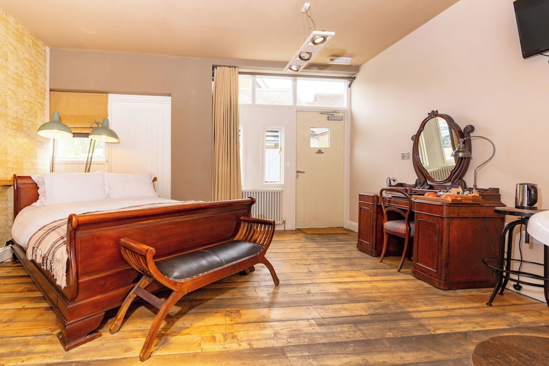 D'Parys, Bedford, United Kingdom
