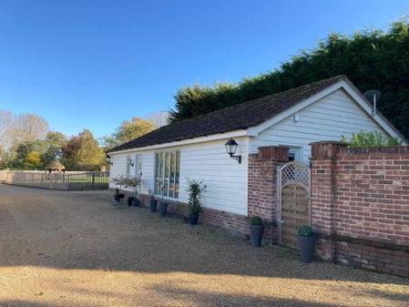 The Oaks, Luxury 2 bedroom cottage in a peaceful location, Haughley, United Kingdom