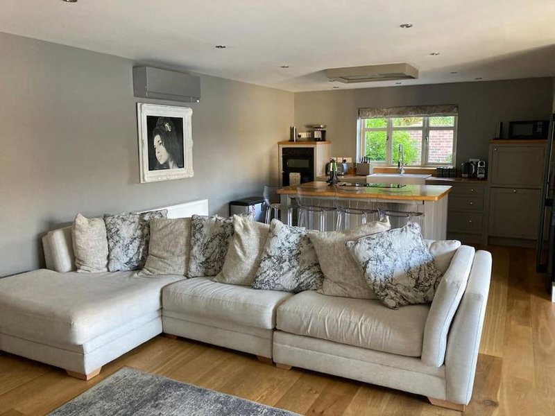 The Oaks, Luxury 2 bedroom cottage in a peaceful location, Haughley, United Kingdom