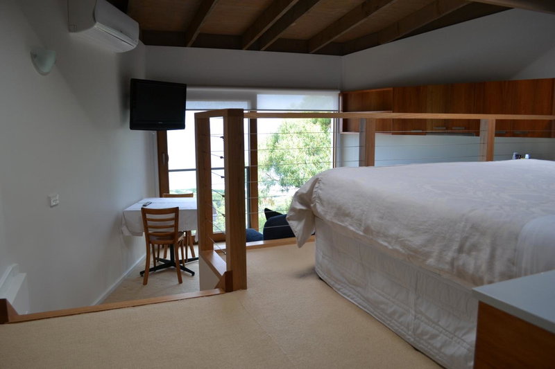 Chris's Beacon Point Restaurant & Villas, Apollo Bay, Australia