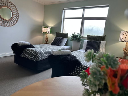Sow and Piglets Guesthouse, Port Campbell, Australia