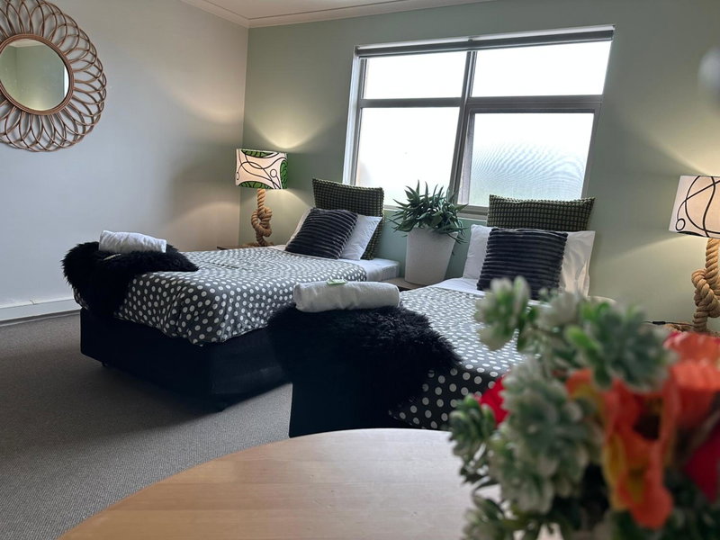 Sow and Piglets Guesthouse, Port Campbell, Australia