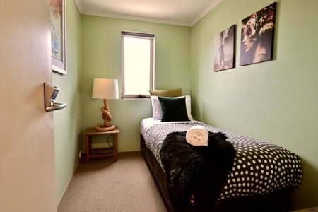 Sow and Piglets Guesthouse, Port Campbell, Australia