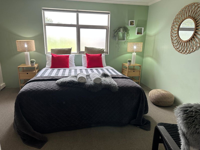 Sow and Piglets Guesthouse, Port Campbell, Australia