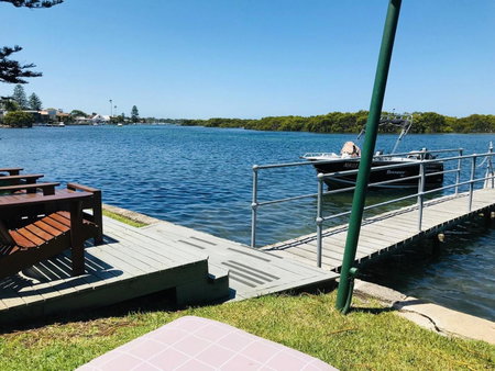 Black Swan Waterfront Motel, Swansea, Australia