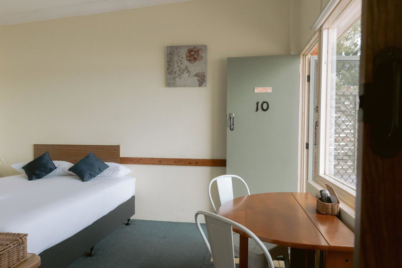 Black Swan Waterfront Motel, Swansea, Australia