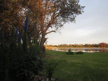 Lakes Entrance Waterfront Cottages with King Beds, Lakes Entrance, Australia