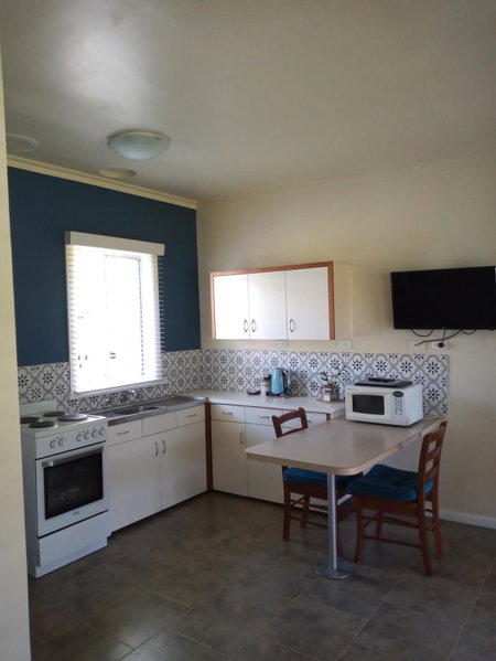 Lakes Entrance Waterfront Cottages with King Beds, Lakes Entrance, Australia