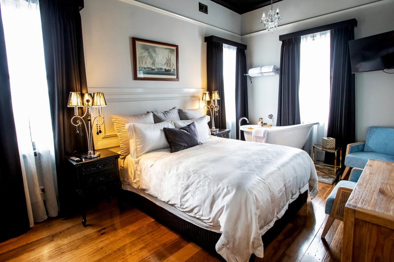 Hotel Australasia, Eden, Australia