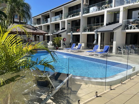 Burleigh Palms Holiday Apartments, Palm Beach, Australia
