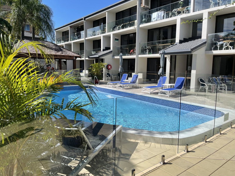 Burleigh Palms Holiday Apartments, Palm Beach, Australia