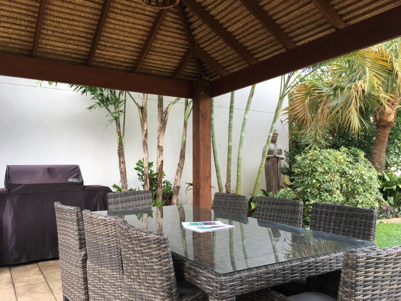 Burleigh Palms Holiday Apartments, Palm Beach, Australia